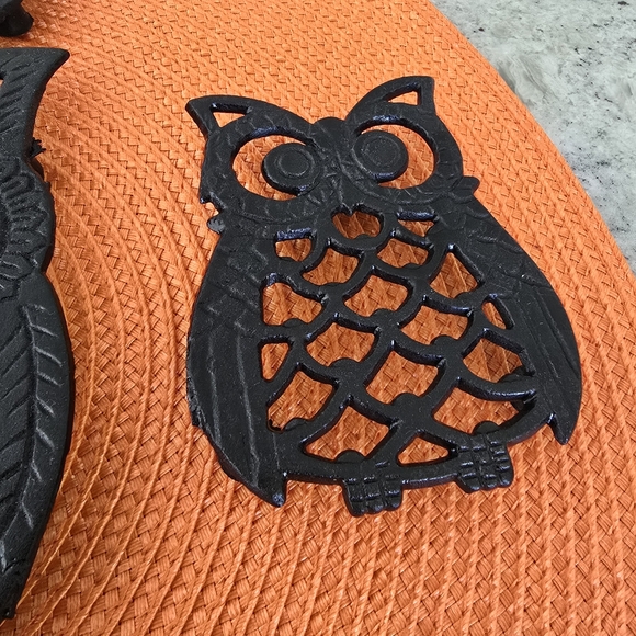 Vintage Owl Design Cast Iron Trivet ~[Set of 5] Trivet & Coasters - Picture 3 of 10